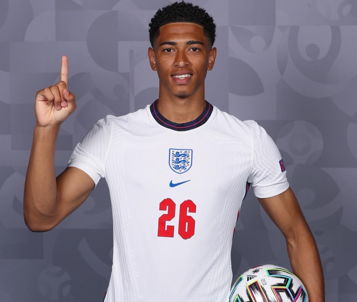 布斯克茨：梅西造访诺坎普？巴萨的大门永远为他敞开（布斯克茨：若梅西再访诺坎普，巴萨永远向他敞开大门）