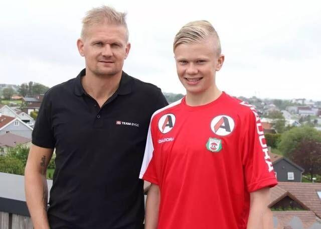 太阳报：安迪-卡罗尔腿筋受伤，最早9月才能完成达根汉姆首秀（太阳报：卡罗尔腿筋受伤，达根汉姆首秀或推迟至9月）