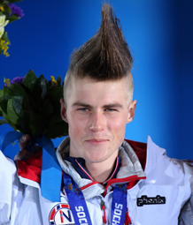 加帅：正改进多夫比克的一些弱点；队长会给出场次数最多球员（加帅：正针对多夫比克短板进行打磨；队长袖标将授予出场最多的球员）