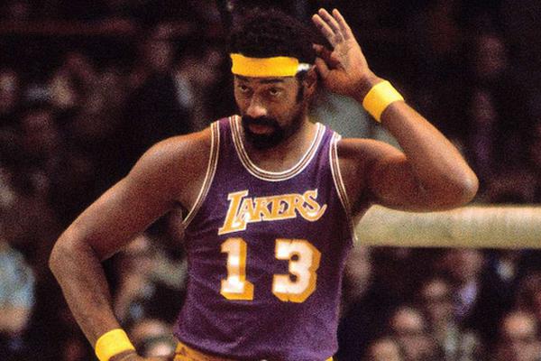 阿里纳斯：湖人总在尝试高难度出手，文森特都无视詹姆斯要球（阿里纳斯：湖人过于迷恋高难度投篮，文森特多次无视詹姆斯要球）