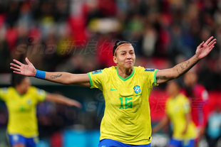 莫斯克拉：人们梦想赢得欧冠是正常的，但现在是11月赛季还长（莫斯克拉：渴望欧冠夺冠可以理解，但眼下才11月，赛季仍很漫长）