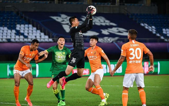 阿莫林赛前瞬采：赢下这场比赛很重要，芒特能给我们中场带来活力（阿莫林赛前：此役至关重要，芒特可为中场注入活力）