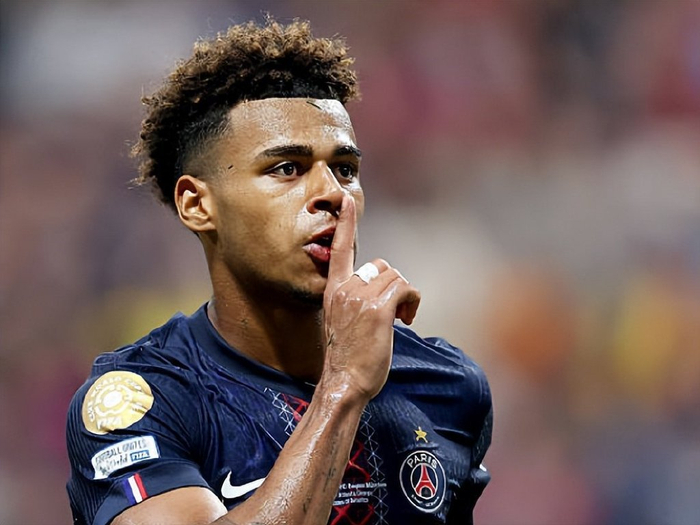 跟队：米兰不太可能在一月运作莱万，但他是夏窗的理想人选（随队记者：米兰冬窗难签莱万，夏窗仍视其为理想目标）