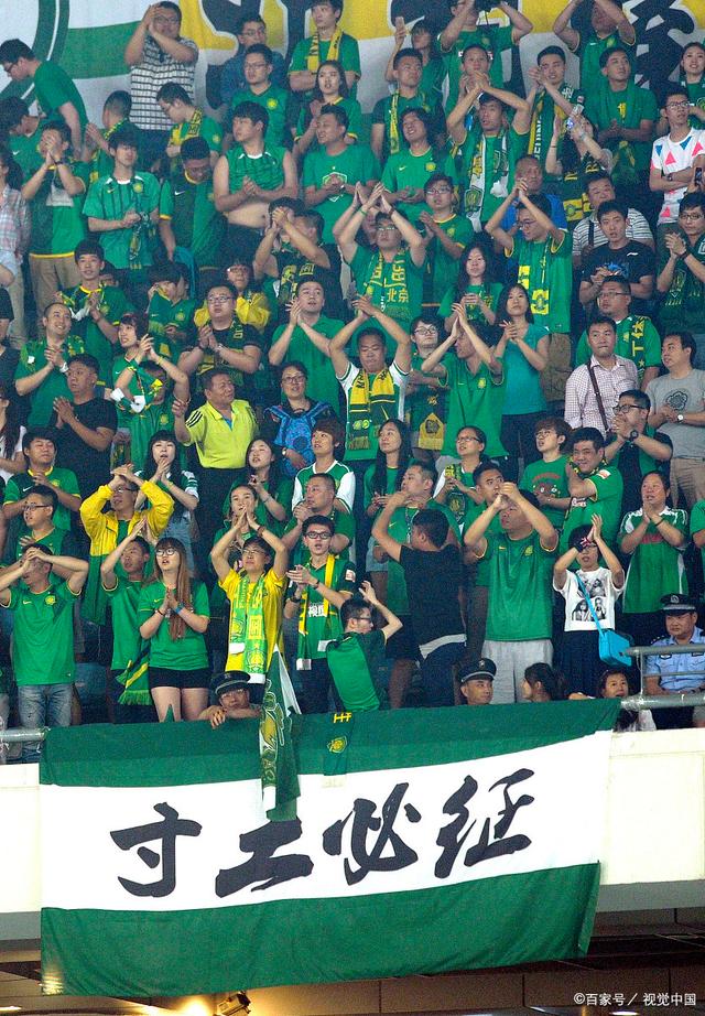 今天体能考验很大！杨瀚森次节被换下脸露疲倦（体能挑战严峻！杨瀚森次节被换下显露疲态）