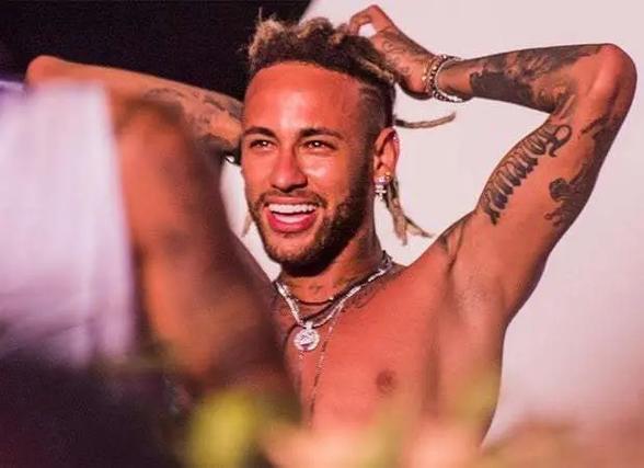 跟队：国米准备和卡洛斯-奥古斯托谈续约，双方已初步接触（队记：国米拟与卡洛斯-奥古斯托开启续约谈判，双方已进行初步沟通）