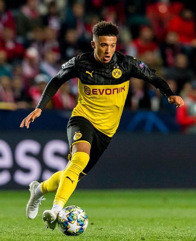 哈兰德本赛季俱乐部+国家队28场狂轰38球，且只有3粒点球（哈兰德本季代表俱乐部与国家队28战斩获38球，仅3球为点射）