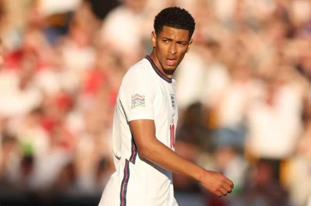 国王杯半场：费尔明造险，CD瓜达拉哈拉暂0-0巴塞罗那（国王杯半场战报：费尔明制造威胁，CD瓜达拉哈拉与巴塞罗那暂0-0互交白卷）