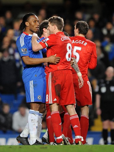 半场战报：拜仁1-0斯图加特，莱默尔脚后跟破门，奥利塞助攻（半场速报：拜仁1-0领先斯图加特，莱默尔后脚跟破门，奥利塞送助攻）