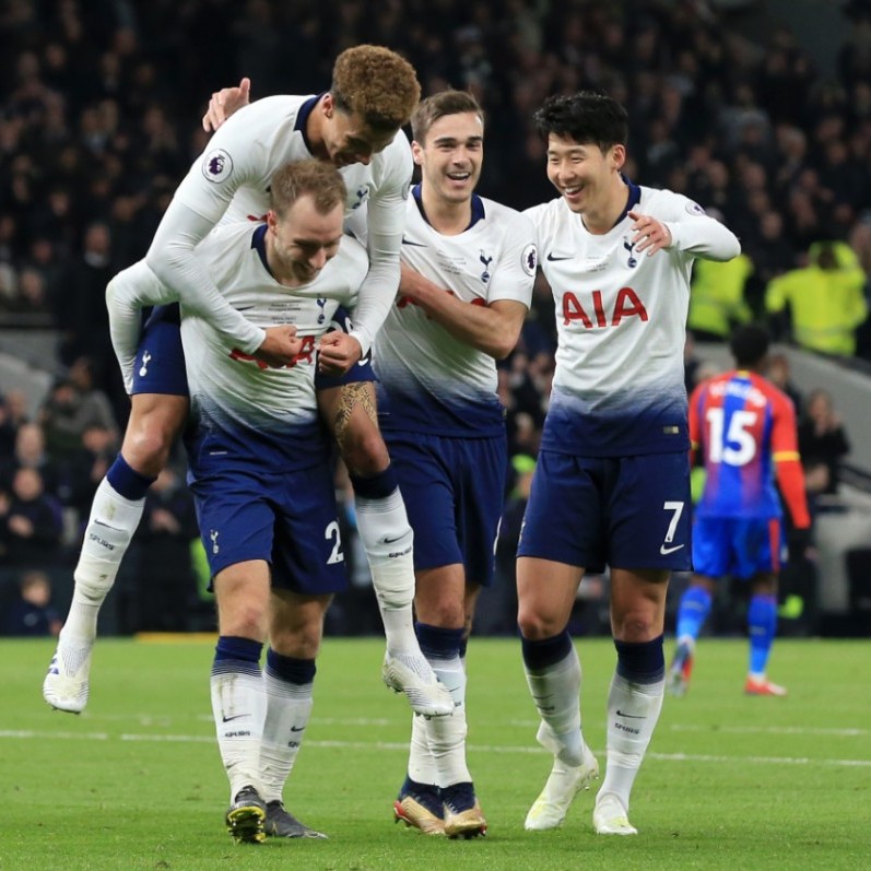 高二少女篮球场上炸翻全场自述答案只有努力（高二女生篮球场惊艳全场：她坦言，唯一的答案是努力）